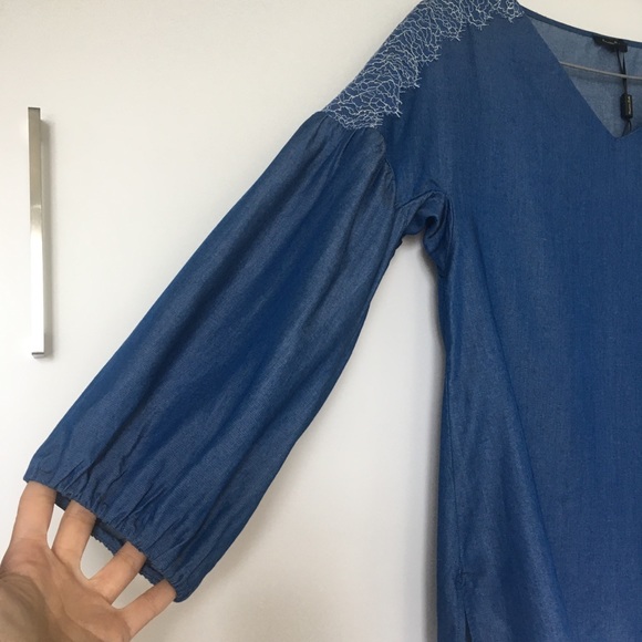 Massimo Dutti V-Neck Blouse size 2 - Picture 4 of 8